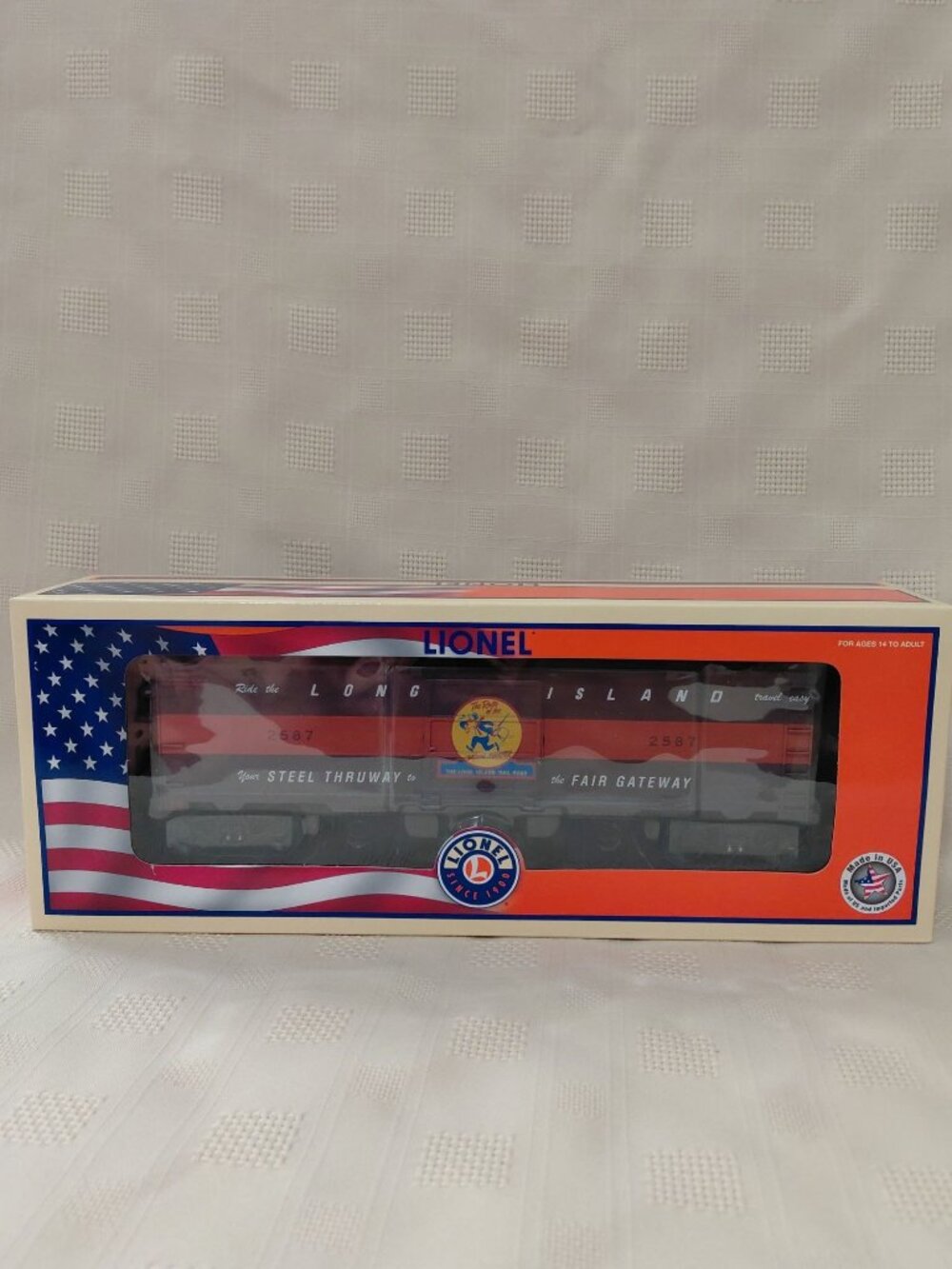NIB Lionel METCA 2587 Long Island Boxcar 1901200 Die-Cast Trucks Opening Doors